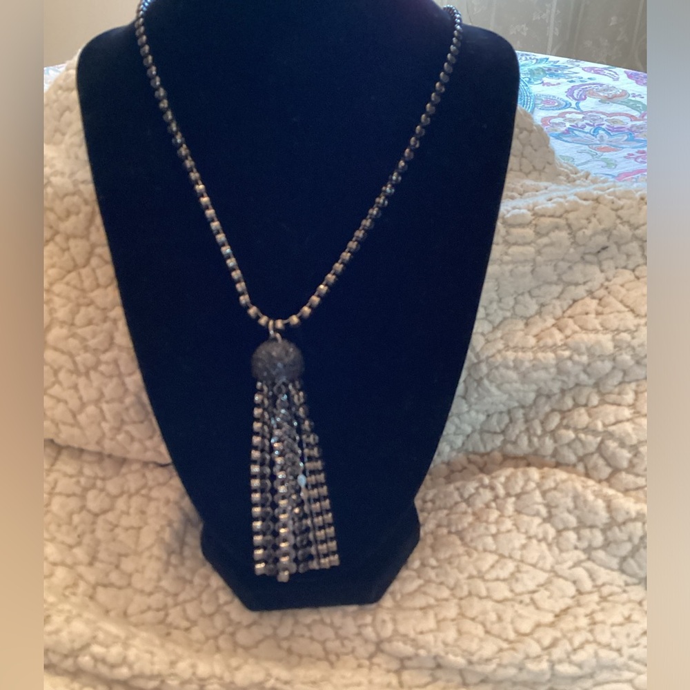 Women’s Silver and Black tone shimmery necklace- 36 inches in length-pre-owned